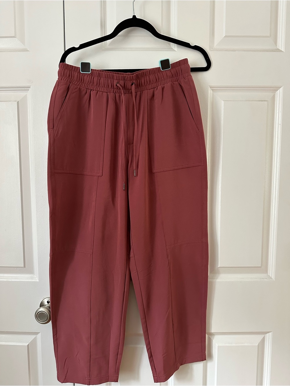 Mondetta Women's Cropped Jogger Pants in Dusty Rose